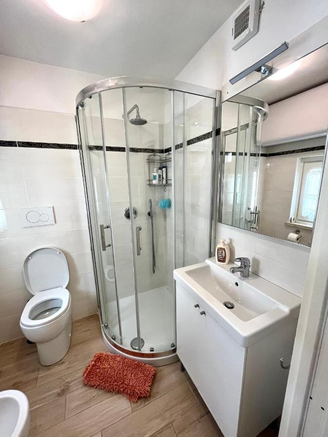 Trilocale Centro Cervinia Apartment เบรยล์-แชร์วิเนีย ภายนอก รูปภาพ