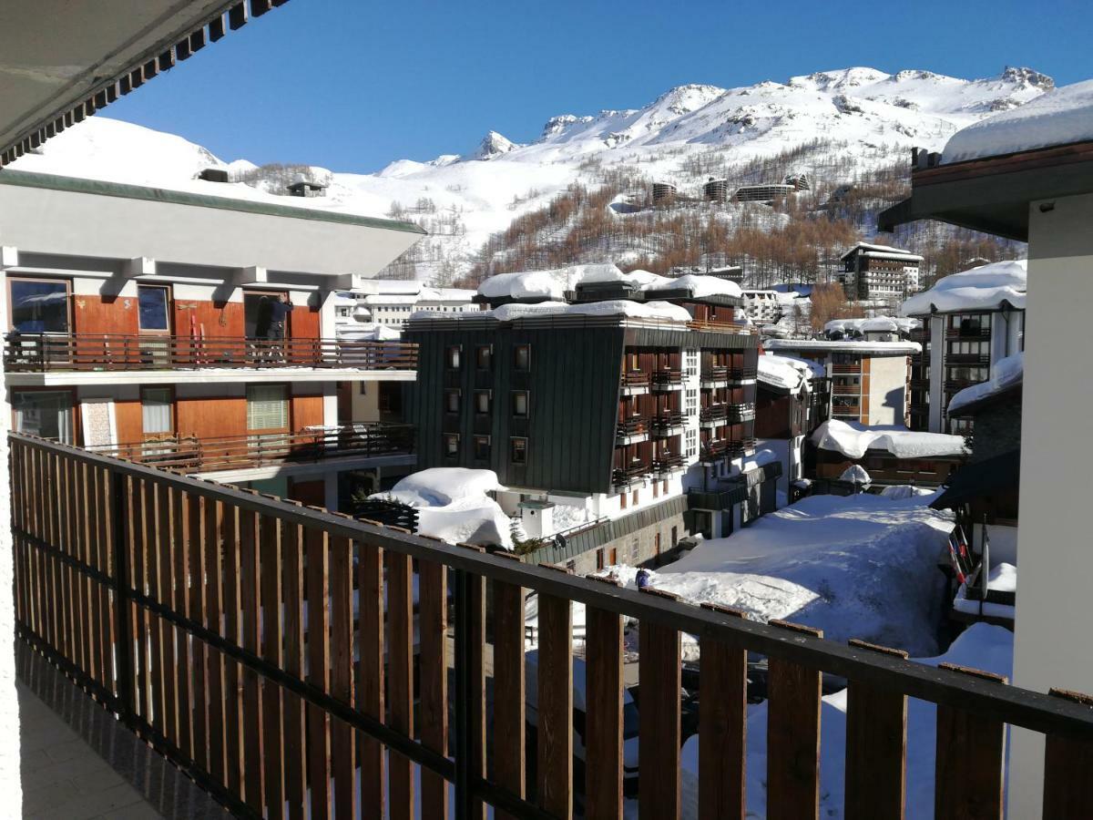 Trilocale Centro Cervinia Apartment เบรยล์-แชร์วิเนีย ภายนอก รูปภาพ